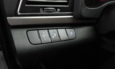 Hyundai Avante 2018, 30289 км, за 8465.19 USD - фото 18