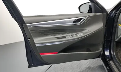 Hyundai Grandeur 2020, 70980 км, за 16221.51 USD - фото 24