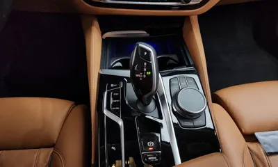 BMW 5-Series 2022, 84849 км, за 19692.79 USD - фото 9