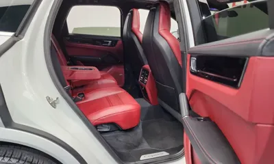 Porsche Cayenne 2019, 62072 км, за 48903.77 USD - фото 12