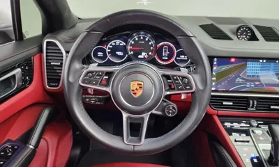 Porsche Cayenne 2019, 62072 км, за 48903.77 USD - фото 13
