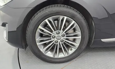 Genesis EQ900 2016, 273714 км, за 5844.11 USD