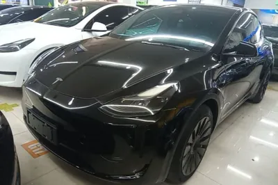 Tesla Model Y · 2022 год