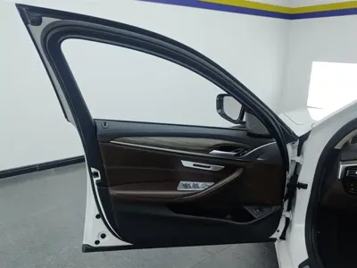 BMW 5 Series 2019, 107000 км, за 22041.95 USD - фото 7