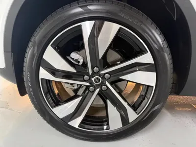 Volvo XC40 2026, 2401 км, за 27972.96 USD