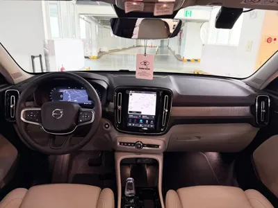 Volvo XC40 2026, 2401 км, за 27952.93 USD - фото 7