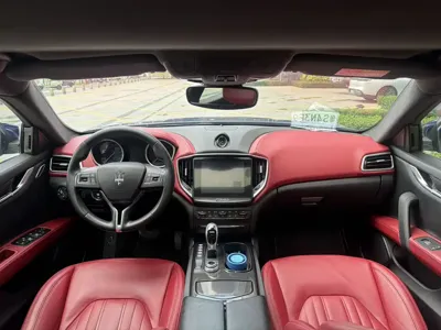 Maserati Ghibli 2017, 80000 км, за 23654.86 USD