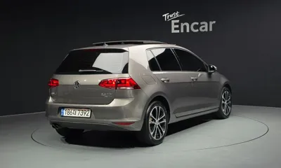 Volkswagen Golf 2014, 108183 км, за 6316.34 USD