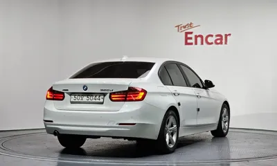BMW 3-Series 2015, 80908 км, за 7932.32 USD