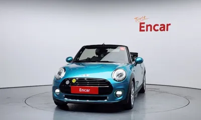 MINI Cooper Convertible 2018, 137782 км, за 6754.96 USD