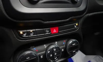 Jeep Renegade 2016, 98692 км, за 4823.26 USD - фото 18