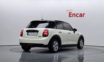 MINI Cooper 2019, 76369 км, за 9536.97 USD