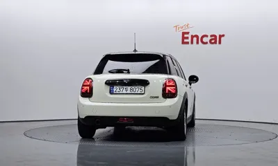 MINI Cooper 2019, 76369 км, за 9536.97 USD