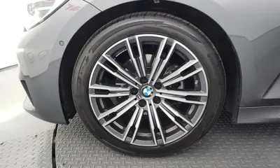 BMW 3-Series 2021, 40528 км, за 20781.77 USD