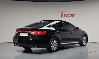Hyundai Grandeur 2016, 171171 км, за 4297.71 USD