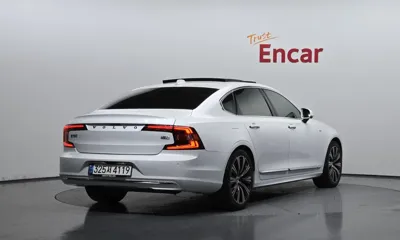 Volvo S90 2023, 87591 км, за 21192.04 USD