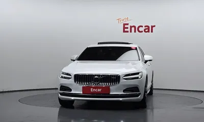 Volvo S90 2023, 87591 км, за 21192.04 USD