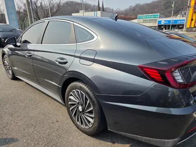 Hyundai Sonata 2020, 79625 км, за 14246.69 USD
