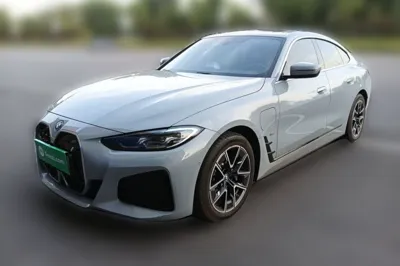 BMW i4 · 2023 год