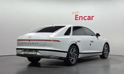 Hyundai Grandeur 2023, 65289 км, за 18175.91 USD
