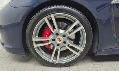 Porsche Panamera 2011, 146138 км, за 13653.67 USD