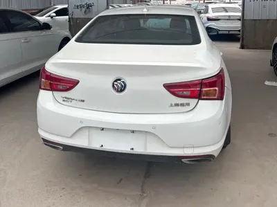 Buick Verano 2016, 90000 км, за 3825.71 USD