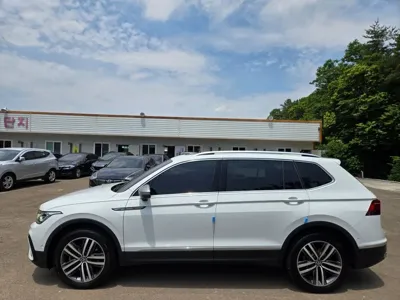 Volkswagen Tiguan 2023, 49138 км, за 20491.82 USD - фото 7
