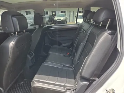 Volkswagen Tiguan 2023, 49138 км, за 20491.82 USD - фото 13