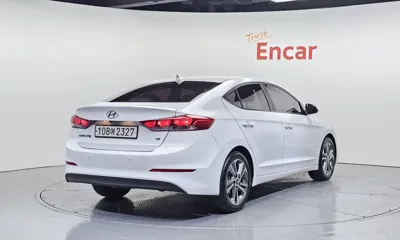 Hyundai Avante 2018, 100112 км, за 7351.98 USD