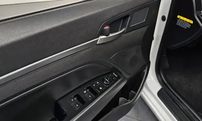 Hyundai Avante 2018, 100112 км, за 7351.98 USD - фото 13