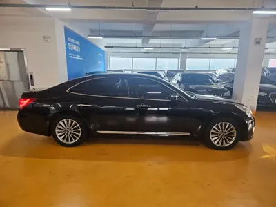 Hyundai Equus 2013, 179777 км, за 4260.21 USD