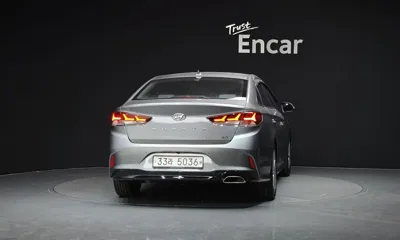 Hyundai Sonata 2018, 122546 км, за 5139.22 USD