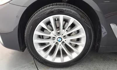 BMW 5-Series 2022, 44889 км, за 26250.49 USD