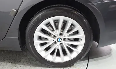 BMW 5-Series 2022, 44889 км, за 26014.86 USD - фото 21