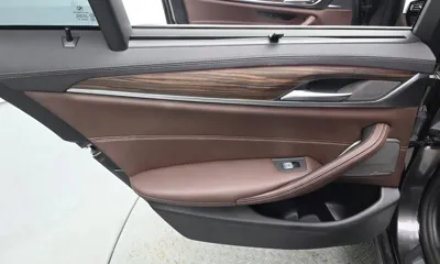 BMW 5-Series 2022, 44889 км, за 26014.86 USD - фото 25