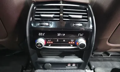 BMW 5-Series 2022, 44889 км, за 26014.86 USD - фото 30
