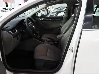 Skoda Octavia 2015, 132000 км, за 5839.72 USD