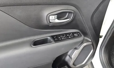 Jeep Renegade 2021, 60911 км, за 10240.25 USD - фото 30