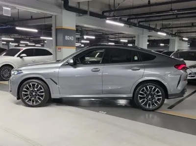BMW X6 2025, 4284 км, за 89930.42 USD