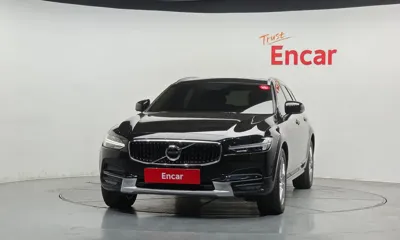 Volvo V90 2017, 94045 км, за 17060.52 USD