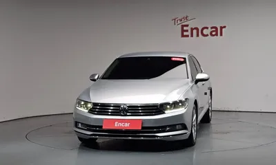 Volkswagen Passat 2018, 86820 км, за 10831.04 USD