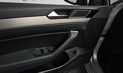 Volkswagen Passat 2018, 86820 км, за 10831.04 USD - фото 33