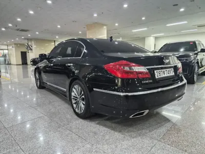Hyundai Genesis 2013, 167157 км, за 3501.82 USD
