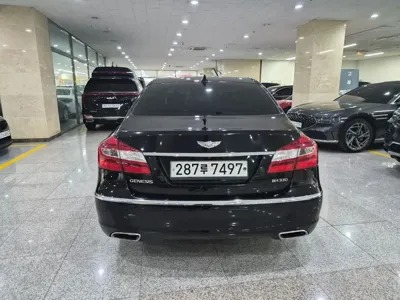 Hyundai Genesis 2013, 167157 км, за 3501.82 USD