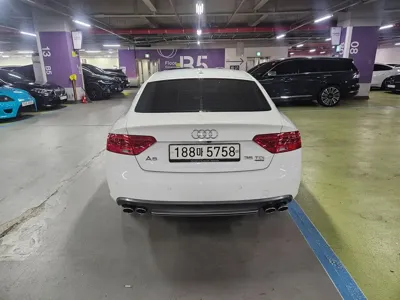 Audi A5 2015, 89195 км, за 6695.7 USD