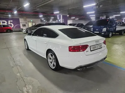 Audi A5 2015, 89195 км, за 6695.7 USD