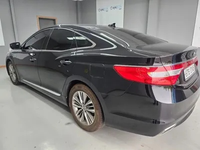 Hyundai Grandeur 2017, 105577 км, за 6104.77 USD