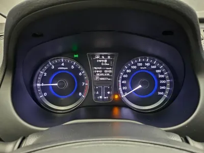 Hyundai Grandeur 2017, 105577 км, за 6104.77 USD - фото 8