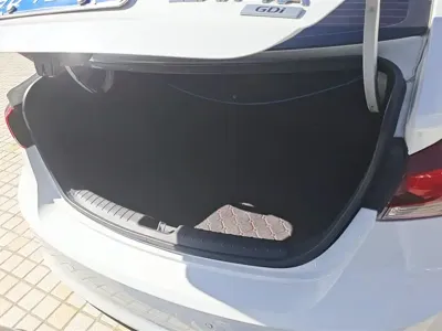 Hyundai Elantra 2018, 90800 км, за 5164.57 USD