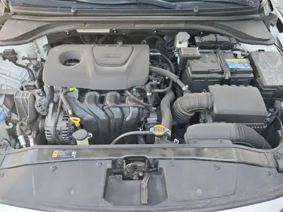 Hyundai Elantra 2018, 90800 км, за 5164.57 USD - фото 10